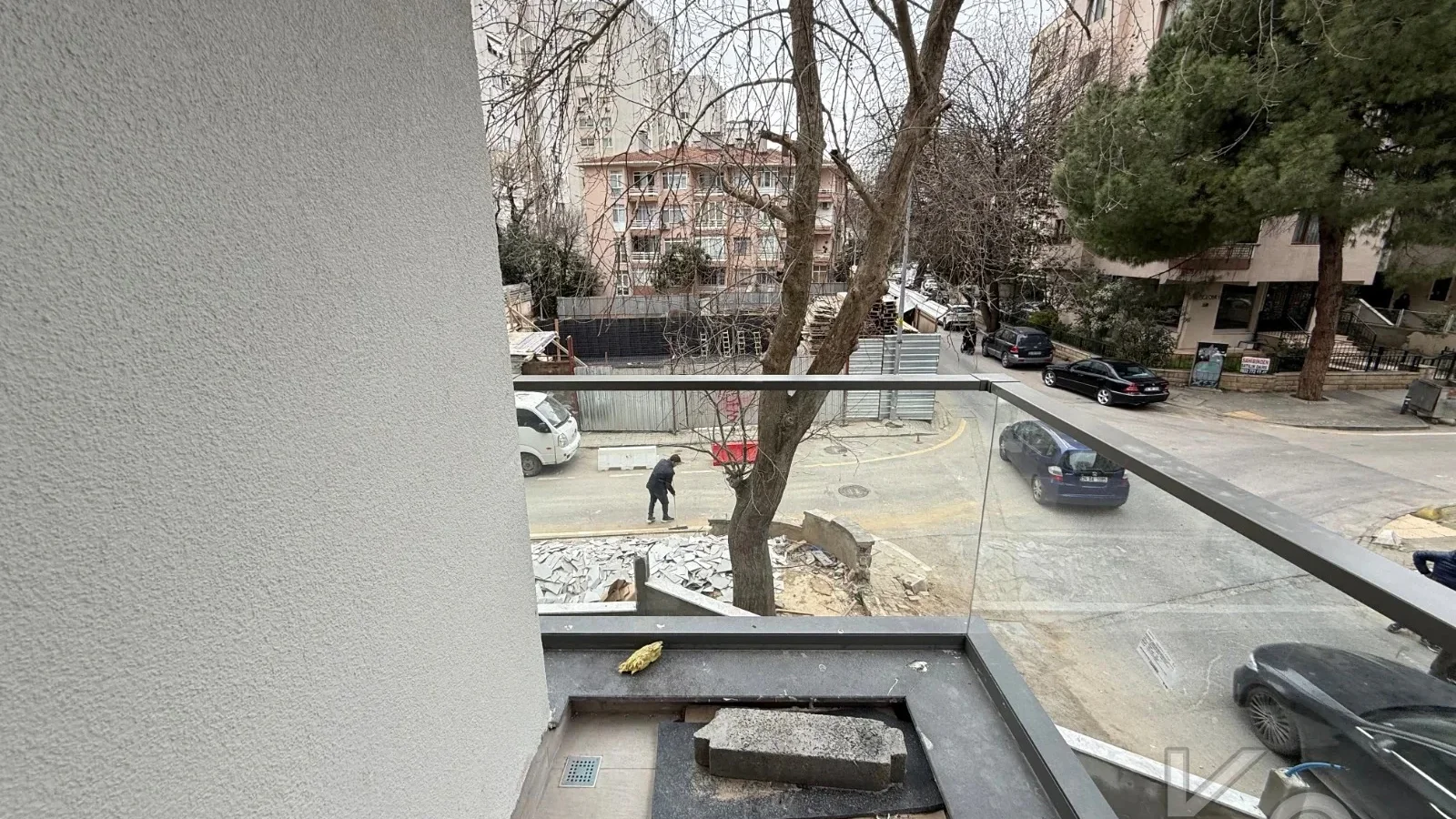 Laci̇vertcadde Feneryolu Ebeveynli̇ Balkonlu 2026 Sifir 93m² 3+1
