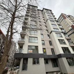 Laci̇vertcadde Feneryolu Ebeveynli̇ Balkonlu 2026 Sifir 93m² 3+1
