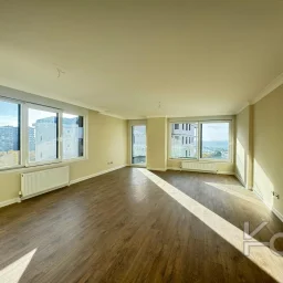 Academy Kalamiş Kapanmaz Mari̇na Manzarali Güvenli̇kli̇ Balkonlu 145m2 3+1
