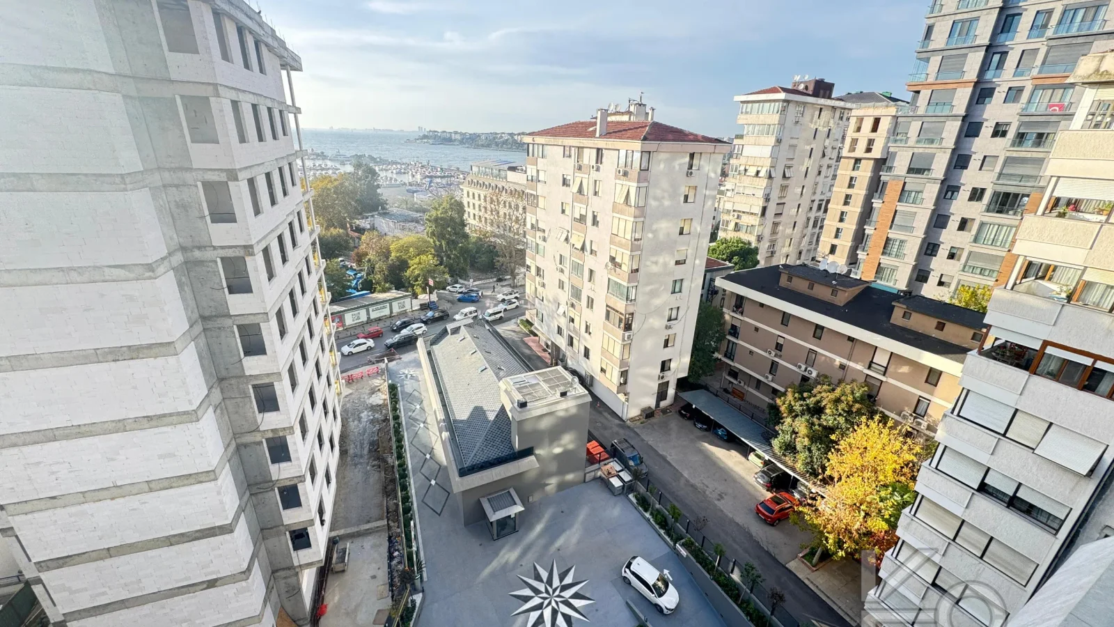 Academy Kalamiş Kapanmaz Mari̇na Manzarali Güvenli̇kli̇ Balkonlu 145m2 3+1