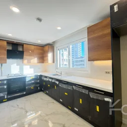Academy Kalamiş Kapanmaz Mari̇na Manzarali Güvenli̇kli̇ Balkonlu 145m2 3+1