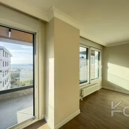 Academy Kalamiş Kapanmaz Mari̇na Manzarali Güvenli̇kli̇ Balkonlu 145m2 3+1