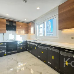 Academy Kalamiş Kapanmaz Mari̇na Manzarali Güvenli̇kli̇ Balkonlu 145m2 3+1