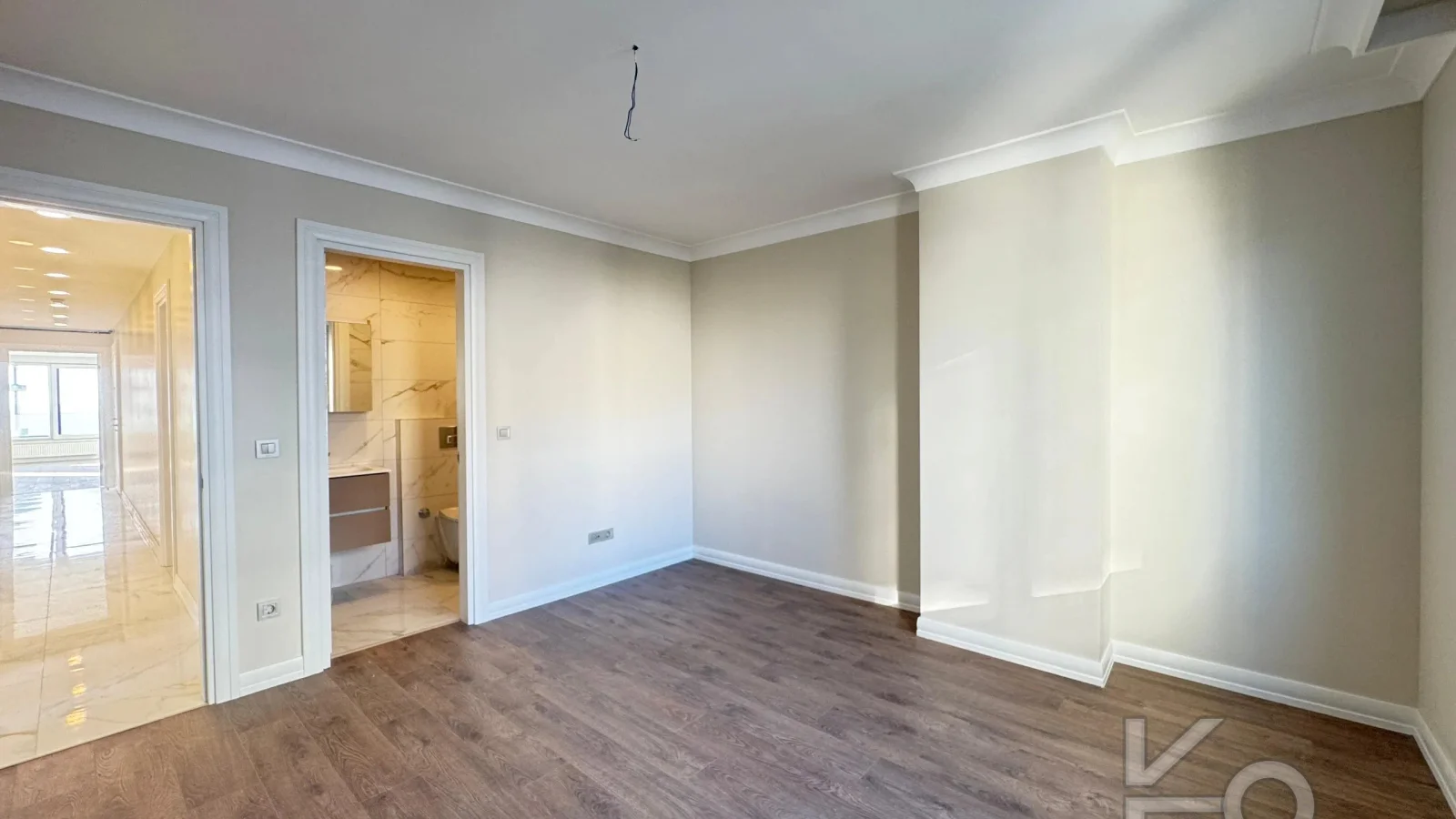 Academy Kalamiş Kapanmaz Mari̇na Manzarali Güvenli̇kli̇ Balkonlu 145m2 3+1