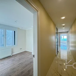 Academy Kalamiş Kapanmaz Mari̇na Manzarali Güvenli̇kli̇ Balkonlu 145m2 3+1