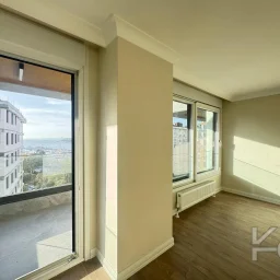 Academy Kalamiş Kapanmaz Mari̇na Manzarali Güvenli̇kli̇ Balkonlu 145m2 3+1