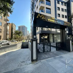 Laci̇vertcadde Feneryolu Ebeveynli̇ Balkonlu 2025 Sifir 92m² 3+1