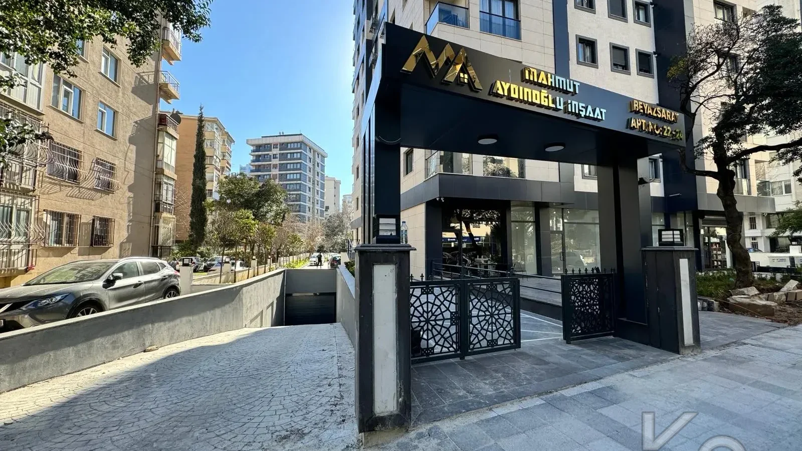 Laci̇vertcadde Feneryolu Ebeveynli̇ Balkonlu 2025 Sifir 92m² 3+1