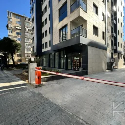 Laci̇vertcadde Feneryolu Ebeveynli̇ Balkonlu 2025 Sifir 92m² 3+1