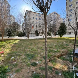 Laci̇vertcadde Feneryolu Ebeveynli̇ Balkonlu 2025 Sifir 92m² 3+1