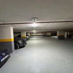 Laci̇vertcadde Feneryolu Ebeveynli̇ Balkonlu 2025 Sifir 92m² 3+1