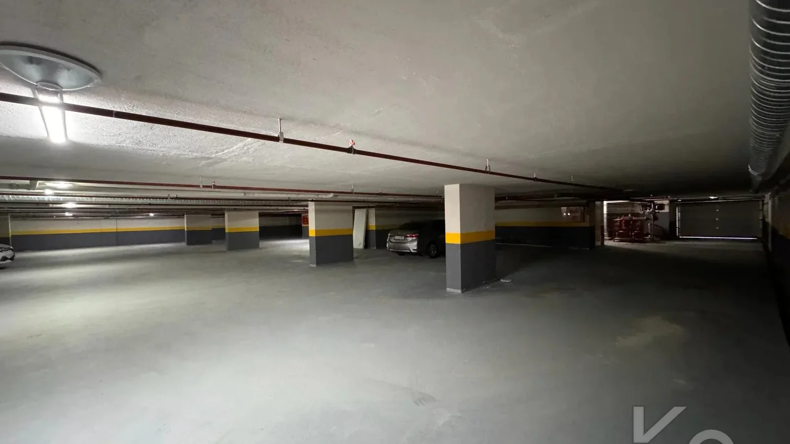 Laci̇vertcadde Feneryolu Ebeveynli̇ Balkonlu 2025 Sifir 92m² 3+1