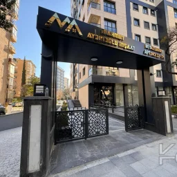 Laci̇vertcadde Feneryolu Ebeveynli̇ Balkonlu 2025 Sifir 92m² 3+1