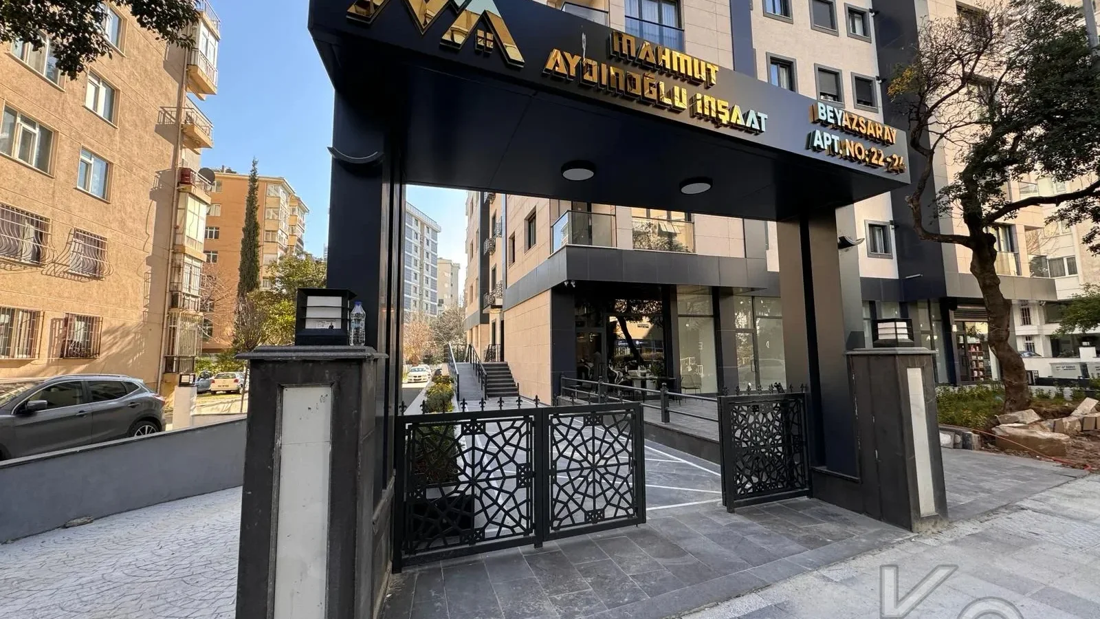 Laci̇vertcadde Feneryolu Ebeveynli̇ Balkonlu 2025 Sifir 92m² 3+1