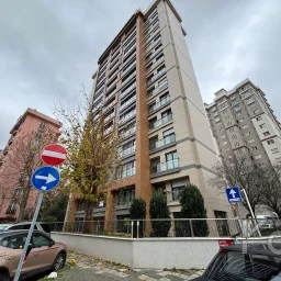 Laci̇vert Cadde Caddebostan Sahi̇lde Kısmi̇ Deni̇z Manzaralı Ara Kat Dubleks Dai̇re 1+1 58m² Net