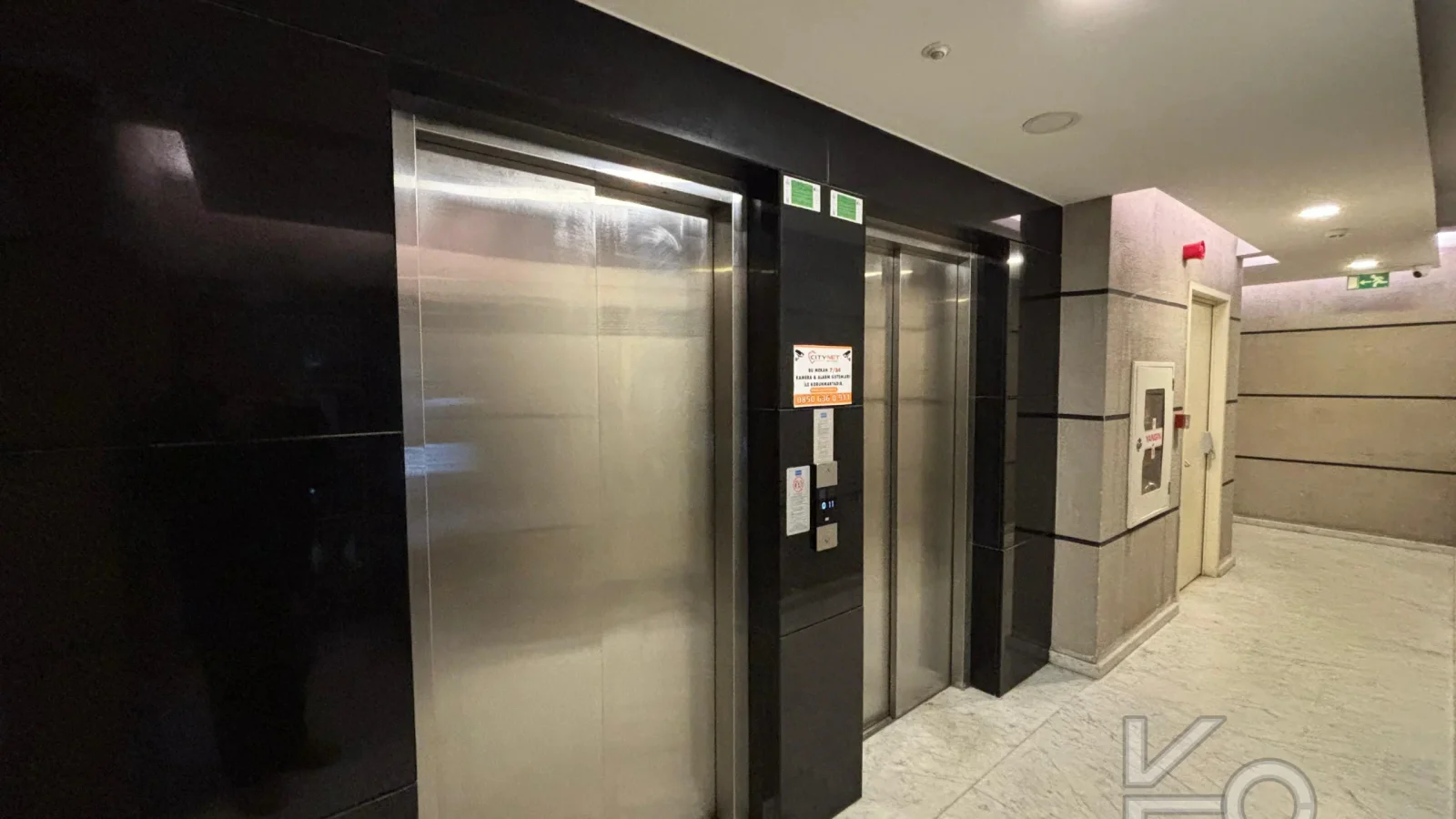 Laci̇vert Cadde Caddebostan Sahi̇lde Kısmi̇ Deni̇z Manzaralı Ara Kat Dubleks Dai̇re 1+1 58m² Net