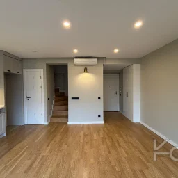 Laci̇vert Cadde Caddebostan Sahi̇lde Kısmi̇ Deni̇z Manzaralı Ara Kat Dubleks Dai̇re 1+1 58m² Net