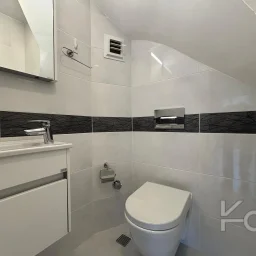 Laci̇vert Cadde Caddebostan Sahi̇lde Kısmi̇ Deni̇z Manzaralı Ara Kat Dubleks Dai̇re 1+1 58m² Net