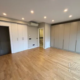 Laci̇vert Cadde Caddebostan Sahi̇lde Kısmi̇ Deni̇z Manzaralı Ara Kat Dubleks Dai̇re 1+1 58m² Net