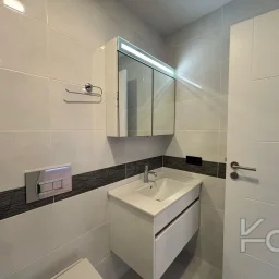 Laci̇vert Cadde Caddebostan Sahi̇lde Kısmi̇ Deni̇z Manzaralı Ara Kat Dubleks Dai̇re 1+1 58m² Net
