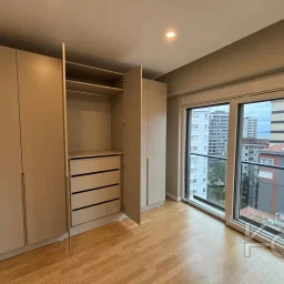 Laci̇vert Cadde Caddebostan Sahi̇lde Kısmi̇ Deni̇z Manzaralı Ara Kat Dubleks Dai̇re 1+1 58m² Net