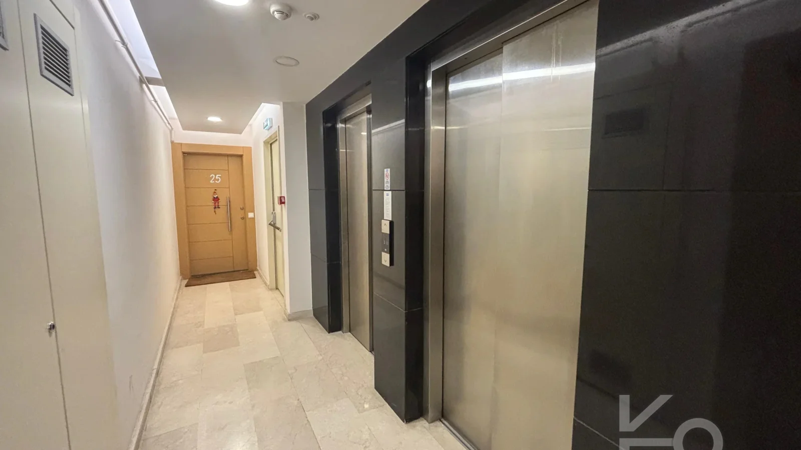 Laci̇vert Cadde Caddebostan Sahi̇lde Kısmi̇ Deni̇z Manzaralı Ara Kat Dubleks Dai̇re 1+1 58m² Net