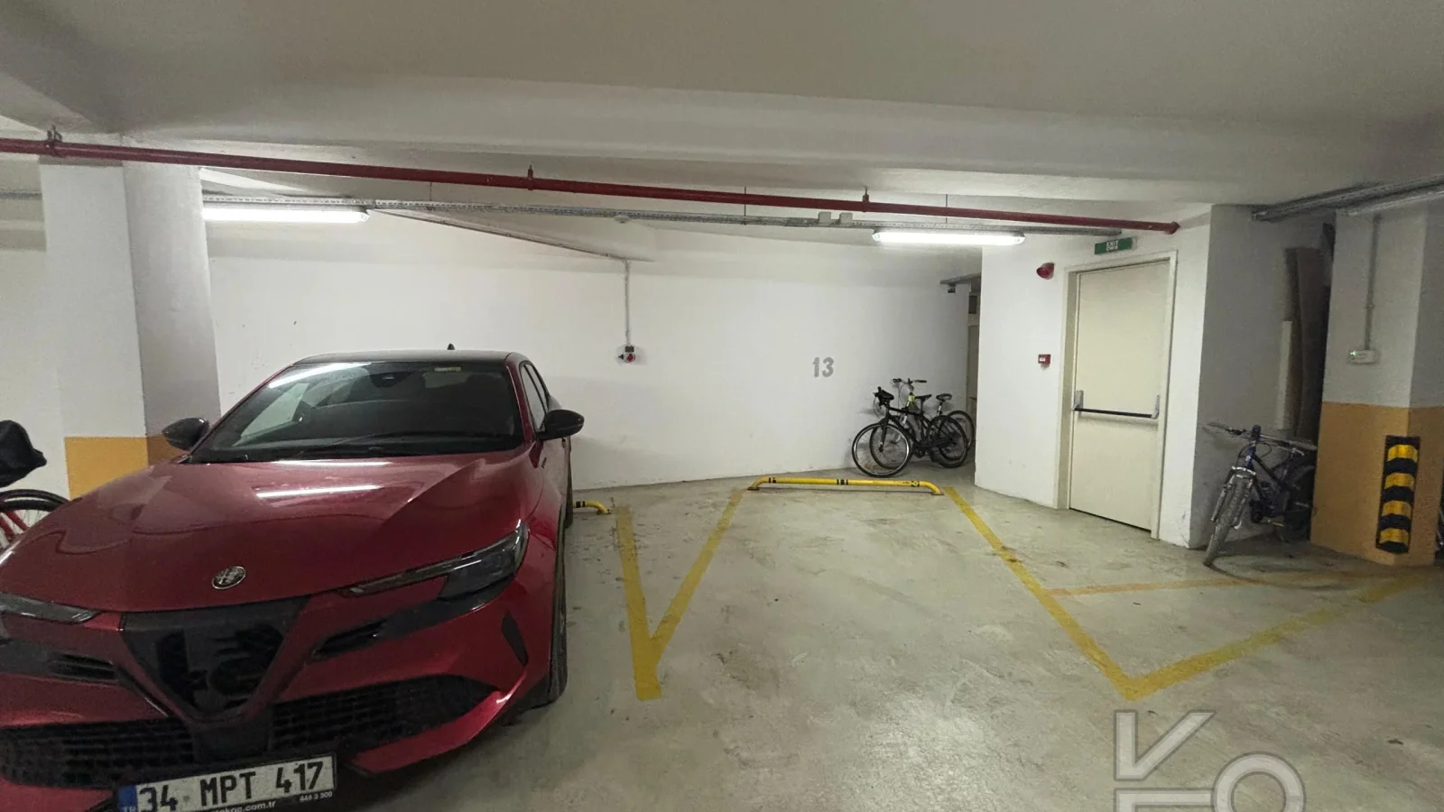 Laci̇vert Cadde Caddebostan Sahi̇lde Kısmi̇ Deni̇z Manzaralı Ara Kat Dubleks Dai̇re 1+1 58m² Net