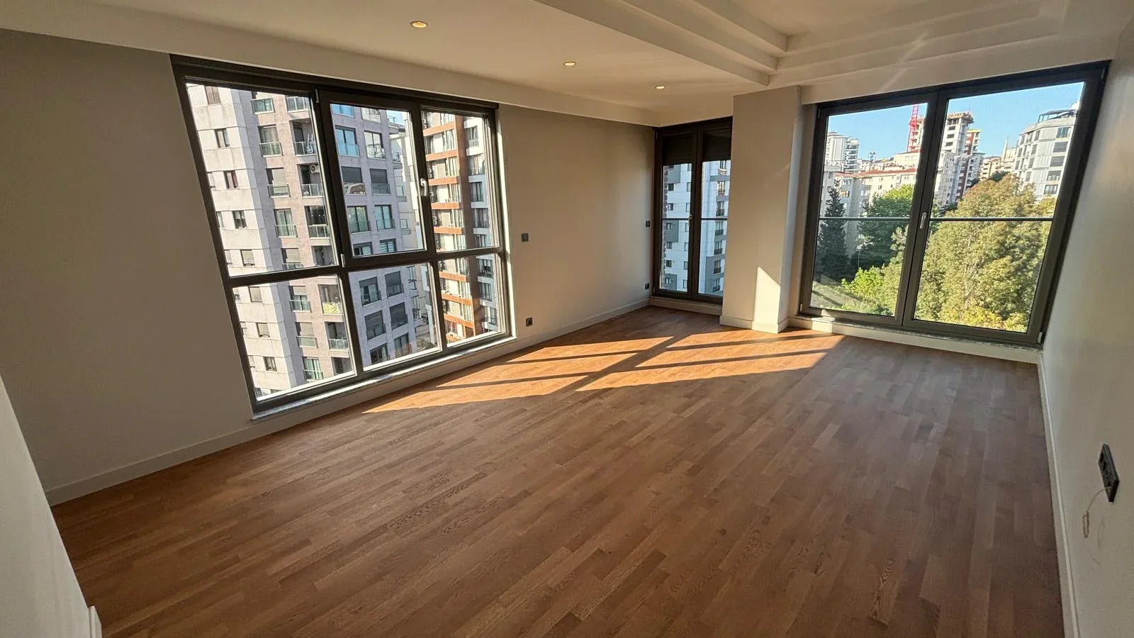 Sağlam'dan Kapanmaz Park Manzaralı Marmaray Yanı 130m2 3+1 Sıfır