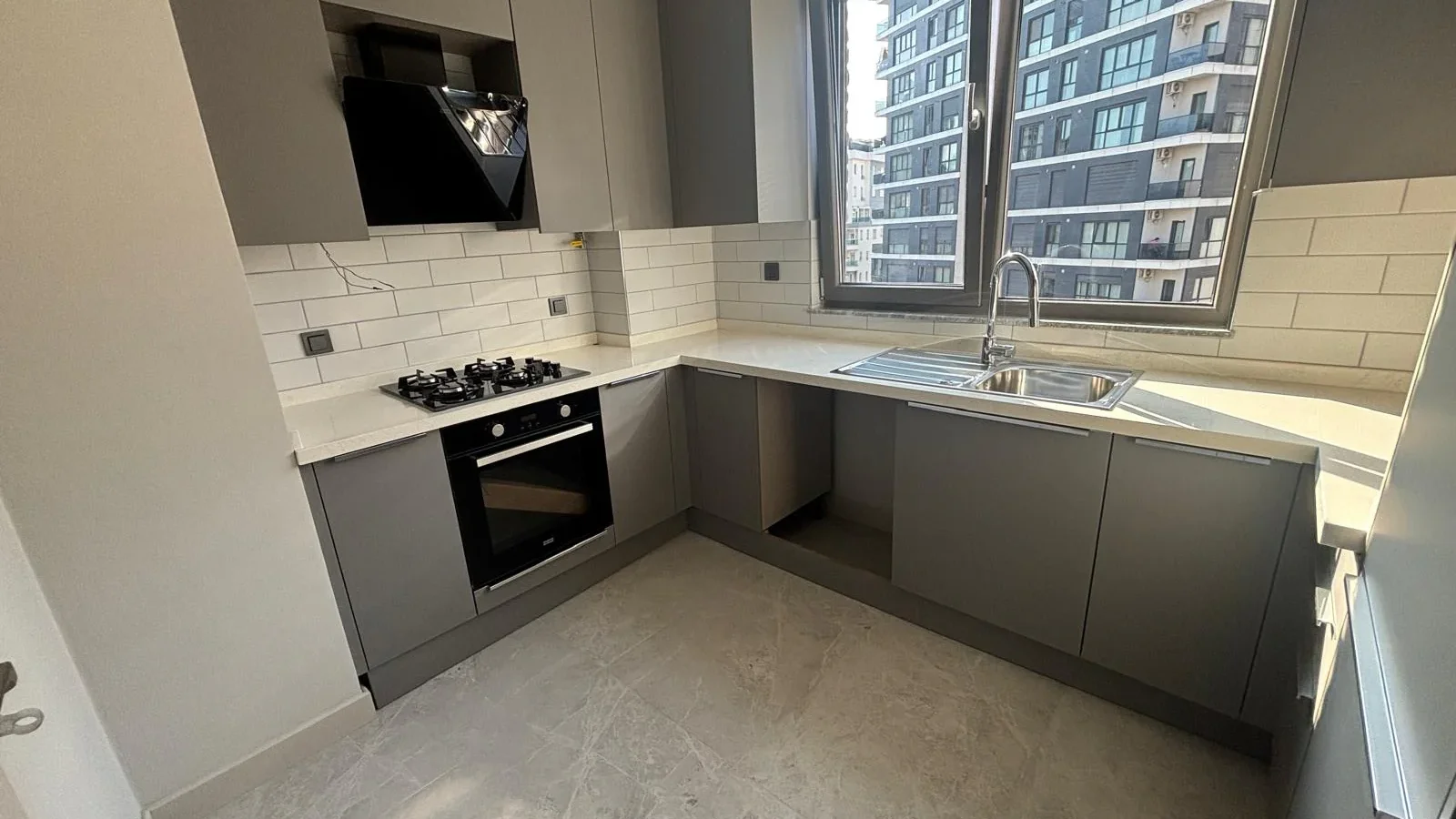 Sağlam'dan Kapanmaz Park Manzaralı Marmaray Yanı 130m2 3+1 Sıfır