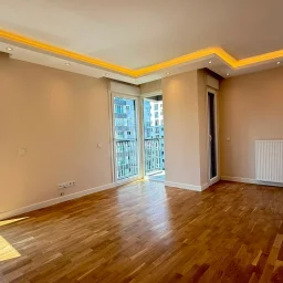 Academy Erenköy Bağdat Caddesine Yakın Balkonlu E.banyolu Boş 3+1