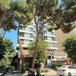 Academy Erenköy Bağdat Caddesine Yakın Balkonlu E.banyolu Boş 3+1