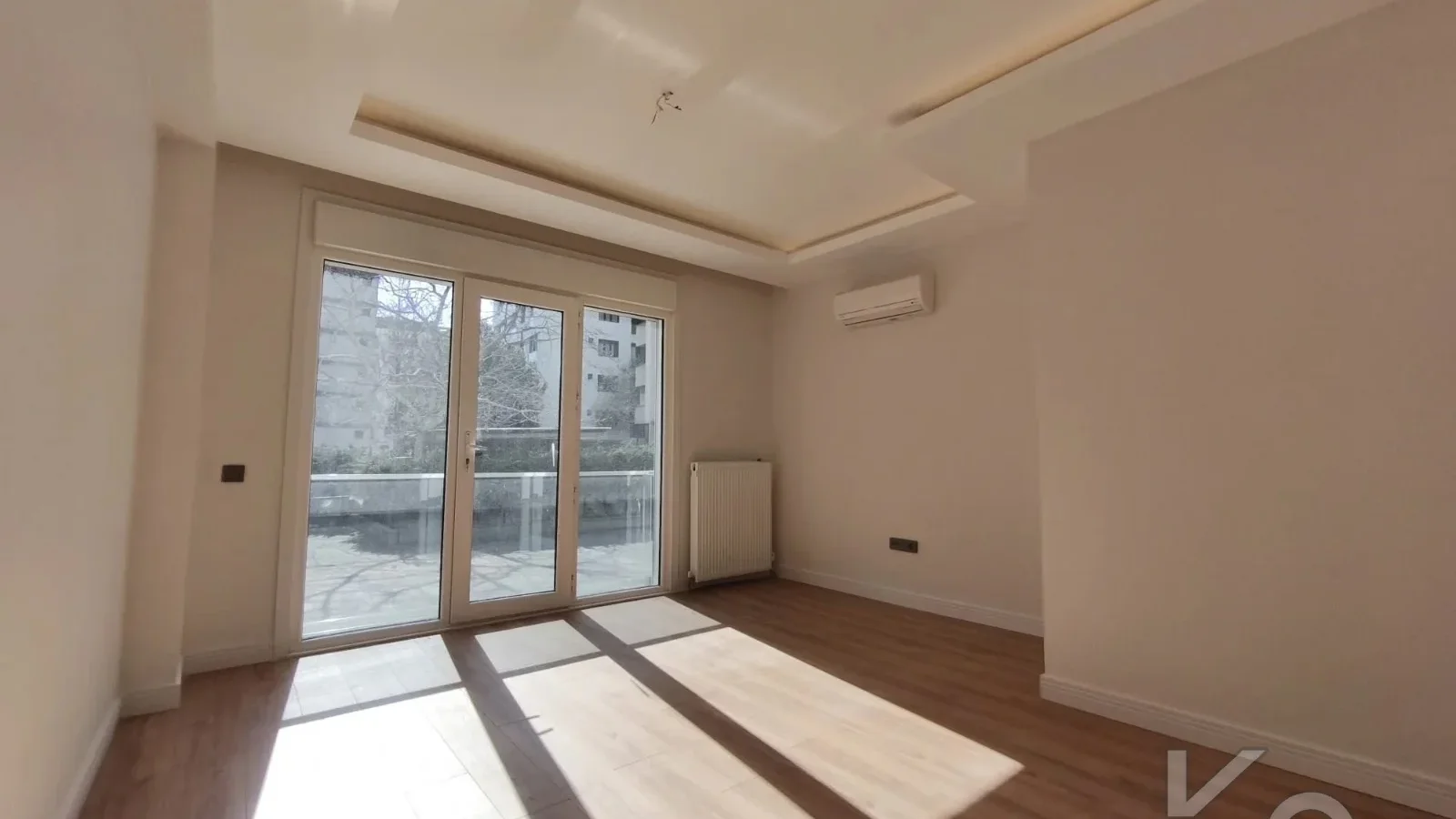 Academy Suadi̇ye Bağdat Caddesi̇ne Yakin Yüksek Gi̇ri̇ş Renöveli̇ 75m2 Net 2+1