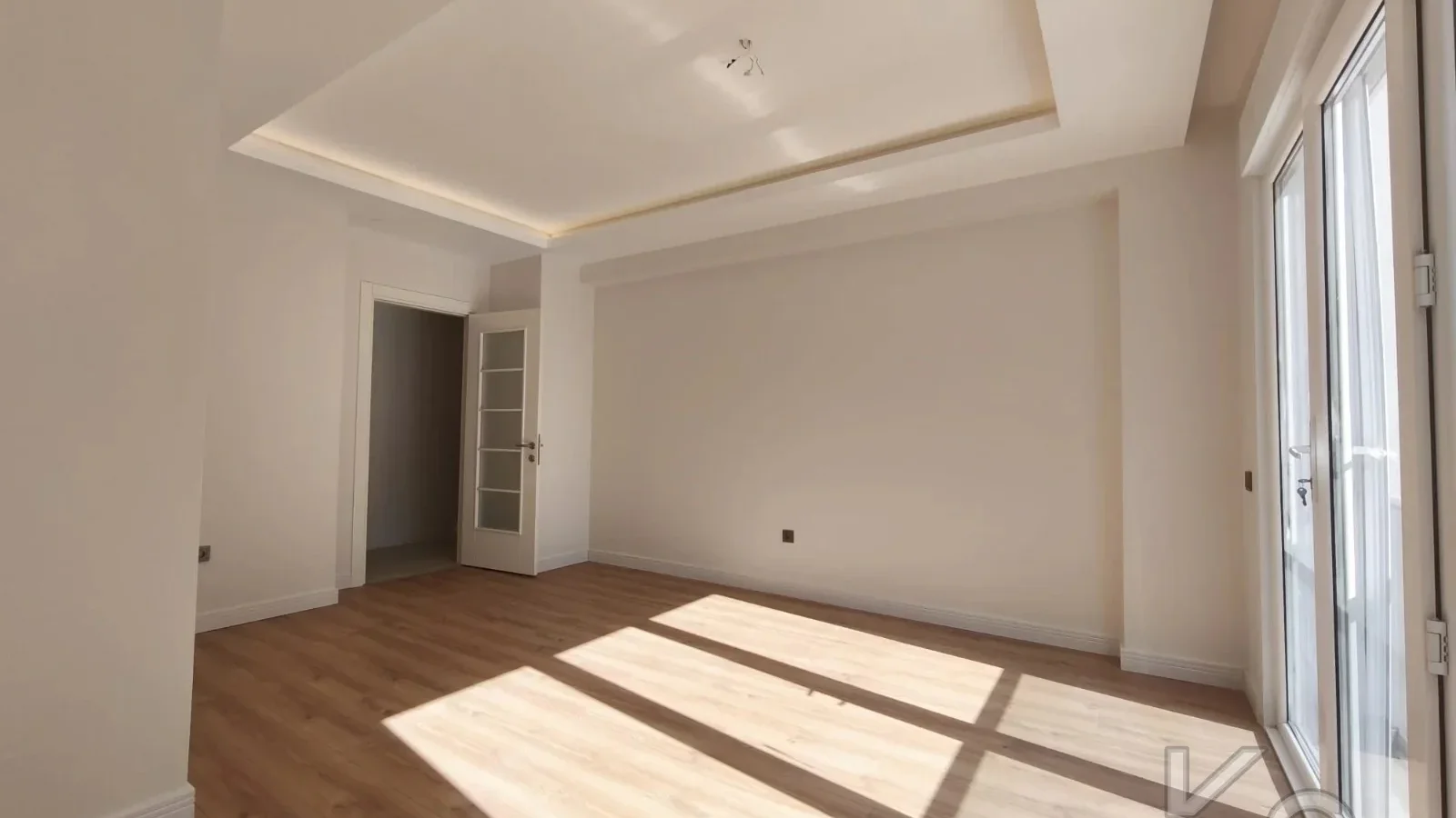 Academy Suadi̇ye Bağdat Caddesi̇ne Yakin Yüksek Gi̇ri̇ş Renöveli̇ 75m2 Net 2+1