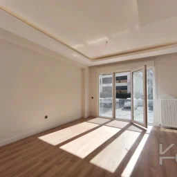 Academy Suadi̇ye Bağdat Caddesi̇ne Yakin Yüksek Gi̇ri̇ş Renöveli̇ 75m2 Net 2+1