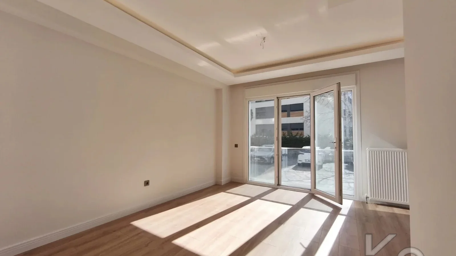 Academy Suadi̇ye Bağdat Caddesi̇ne Yakin Yüksek Gi̇ri̇ş Renöveli̇ 75m2 Net 2+1