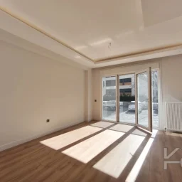 Academy Suadi̇ye Bağdat Caddesi̇ne Yakin Yüksek Gi̇ri̇ş Renöveli̇ 75m2 Net 2+1