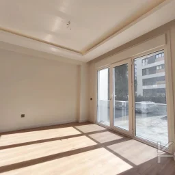 Academy Suadi̇ye Bağdat Caddesi̇ne Yakin Yüksek Gi̇ri̇ş Renöveli̇ 75m2 Net 2+1