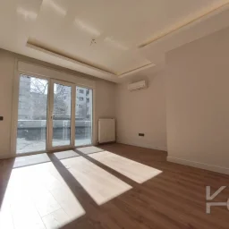 Academy Suadi̇ye Bağdat Caddesi̇ne Yakin Yüksek Gi̇ri̇ş Renöveli̇ 75m2 Net 2+1
