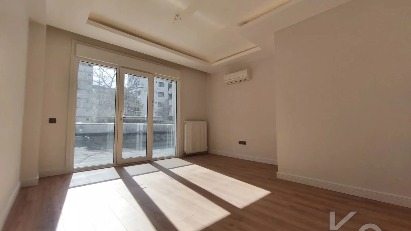 Academy Suadi̇ye Bağdat Caddesi̇ne Yakin Yüksek Gi̇ri̇ş Renöveli̇ 75m2 Net 2+1