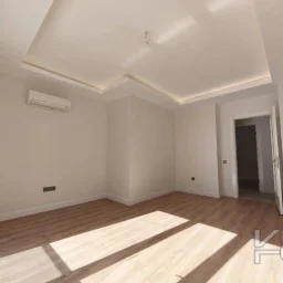 Academy Suadi̇ye Bağdat Caddesi̇ne Yakin Yüksek Gi̇ri̇ş Renöveli̇ 75m2 Net 2+1