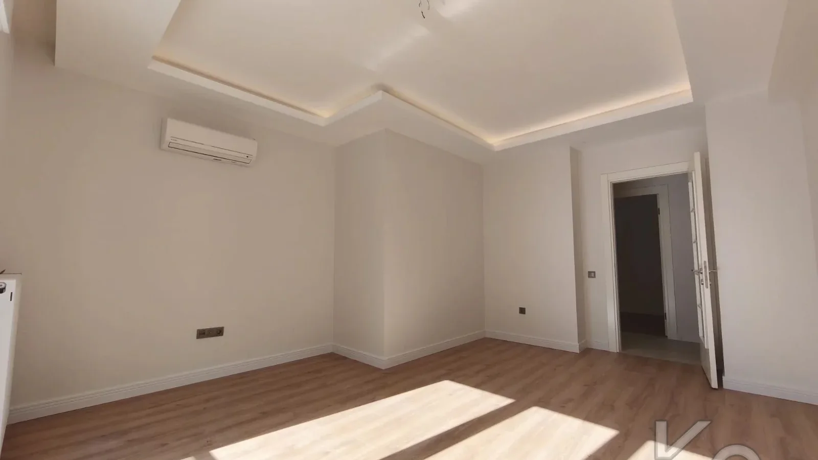 Academy Suadi̇ye Bağdat Caddesi̇ne Yakin Yüksek Gi̇ri̇ş Renöveli̇ 75m2 Net 2+1