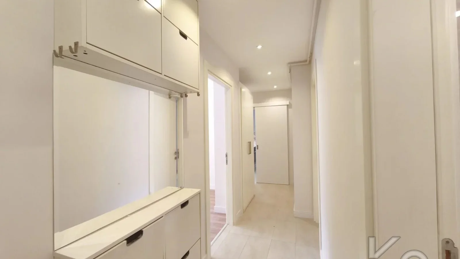 Academy Suadi̇ye Bağdat Caddesi̇ne Yakin Yüksek Gi̇ri̇ş Renöveli̇ 75m2 Net 2+1