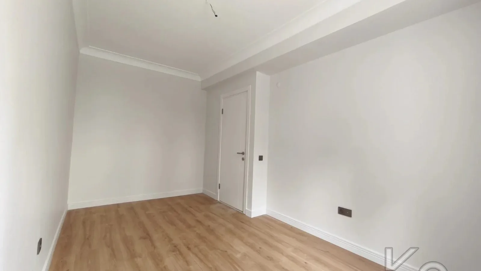 Academy Suadi̇ye Bağdat Caddesi̇ne Yakin Yüksek Gi̇ri̇ş Renöveli̇ 75m2 Net 2+1