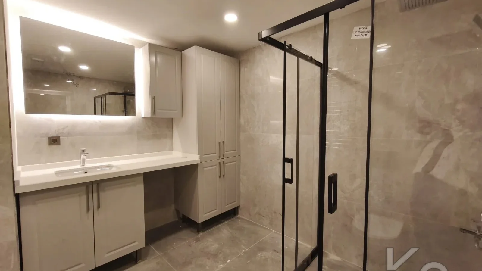 Academy Suadi̇ye Bağdat Caddesi̇ne Yakin Yüksek Gi̇ri̇ş Renöveli̇ 75m2 Net 2+1