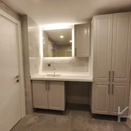 Academy Suadi̇ye Bağdat Caddesi̇ne Yakin Yüksek Gi̇ri̇ş Renöveli̇ 75m2 Net 2+1