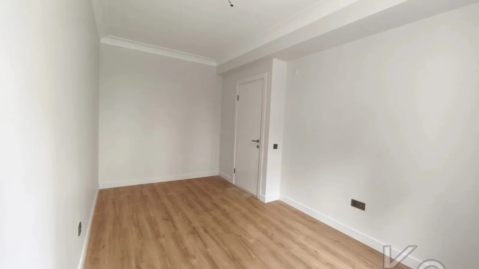 Academy Suadi̇ye Bağdat Caddesi̇ne Yakin Yüksek Gi̇ri̇ş Renöveli̇ 75m2 Net 2+1