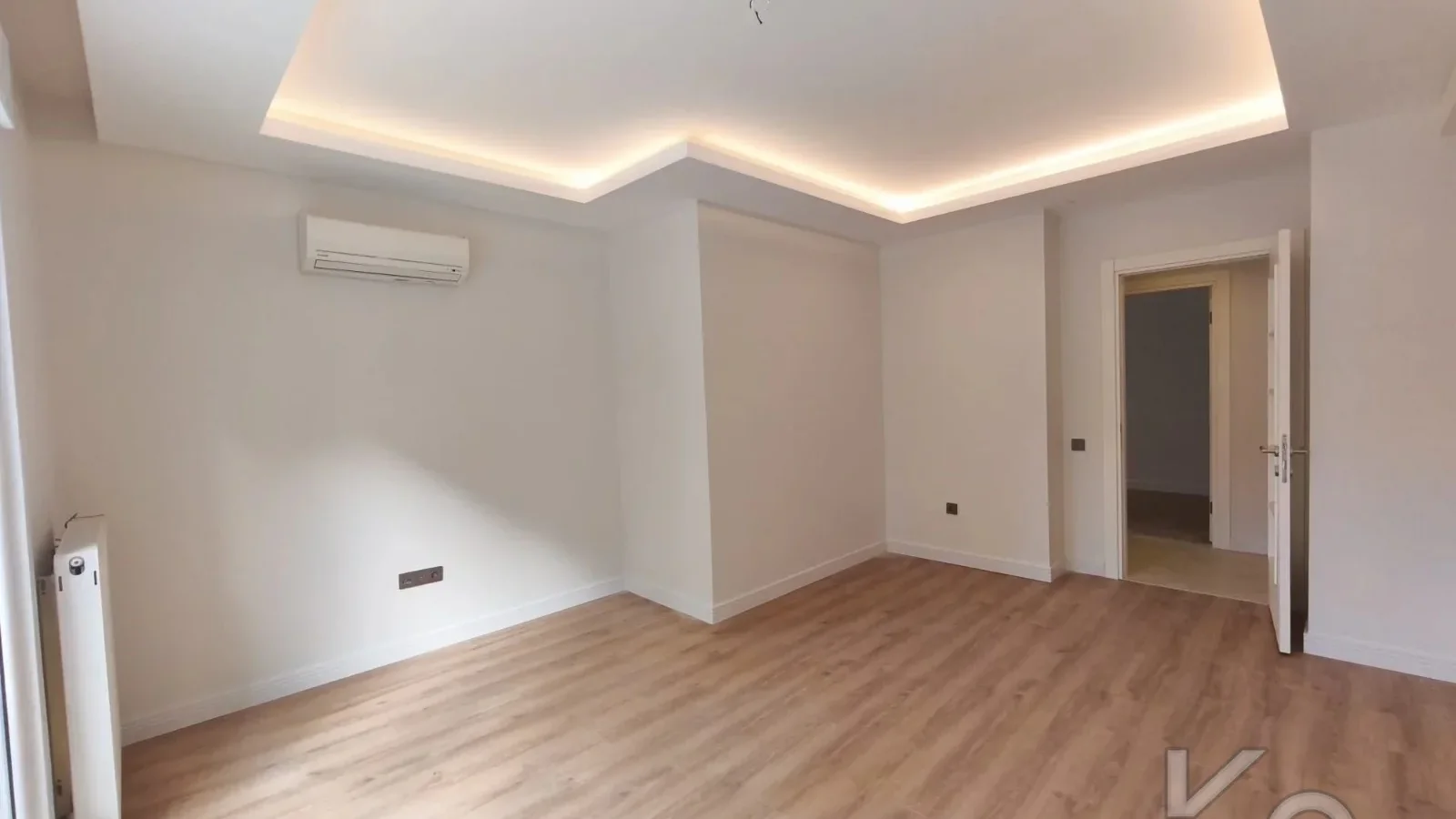 Academy Suadi̇ye Bağdat Caddesi̇ne Yakin Yüksek Gi̇ri̇ş Renöveli̇ 75m2 Net 2+1