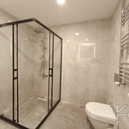 Academy Suadi̇ye Bağdat Caddesi̇ne Yakin Yüksek Gi̇ri̇ş Renöveli̇ 75m2 Net 2+1