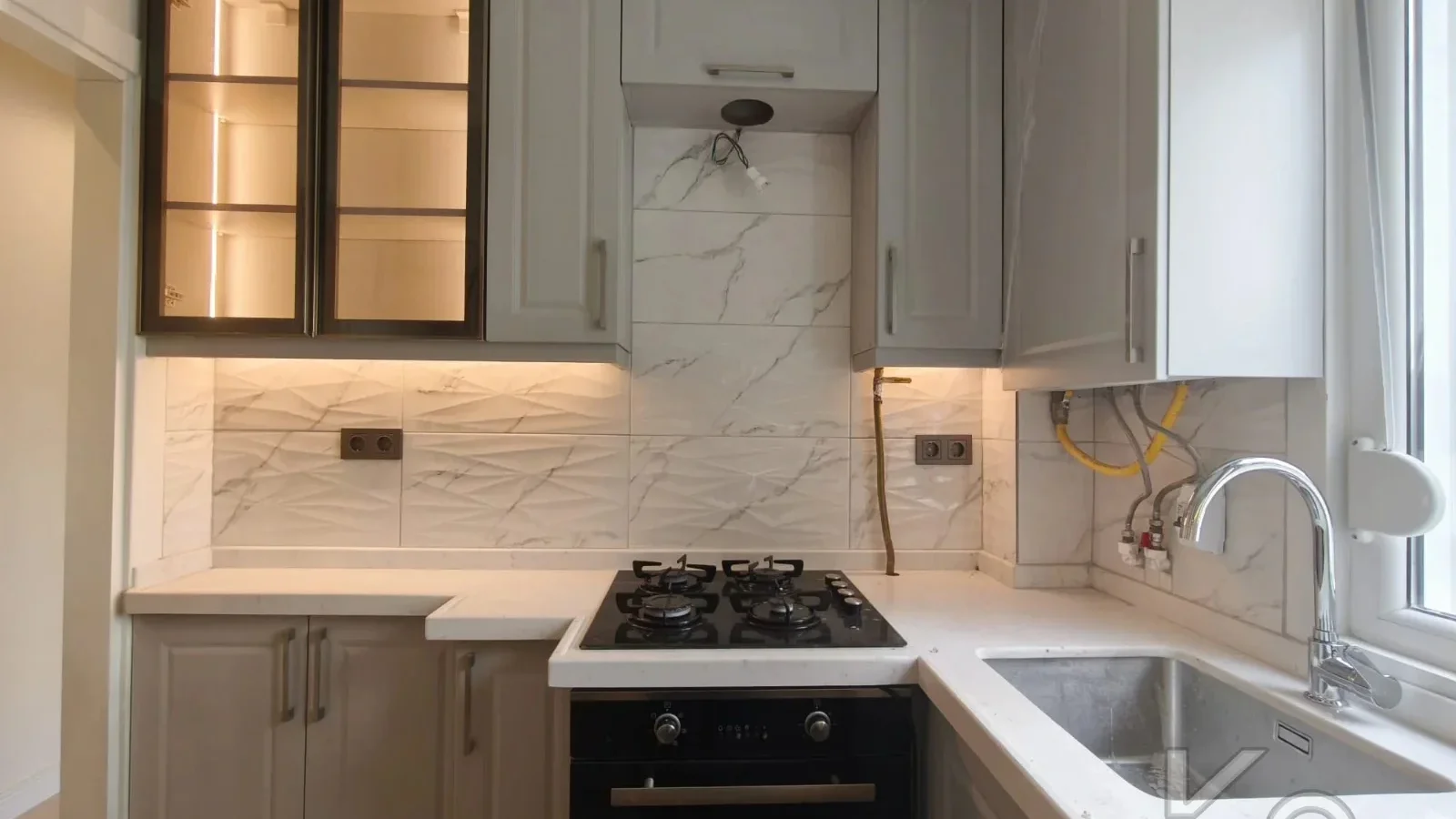 Academy Suadi̇ye Bağdat Caddesi̇ne Yakin Yüksek Gi̇ri̇ş Renöveli̇ 75m2 Net 2+1