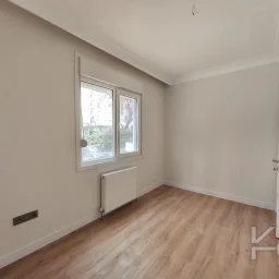 Academy Suadi̇ye Bağdat Caddesi̇ne Yakin Yüksek Gi̇ri̇ş Renöveli̇ 75m2 Net 2+1